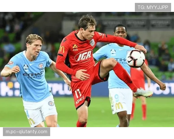 多特蒙德VS圣保利赛场瞬间：科贝尔关键扑救，施洛特贝克头球争顶